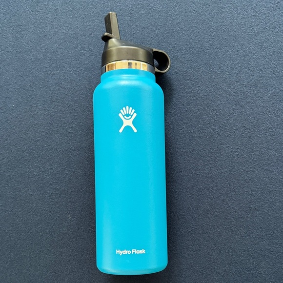 Hydro Flask Blue Water Bottle - Picture 1 of 5